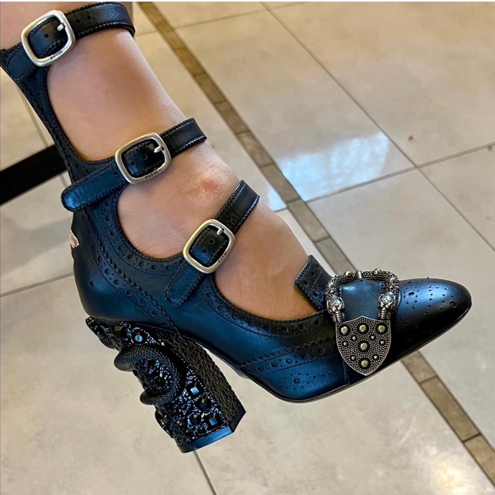 Gucci leather pump